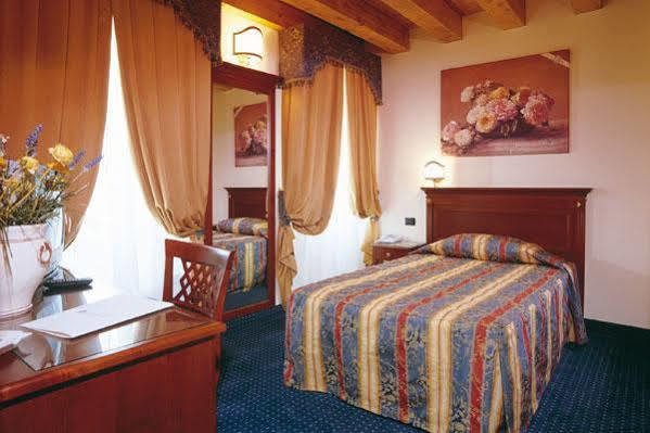 Hotel Villa Dei Carpini Oderzo Extérieur photo